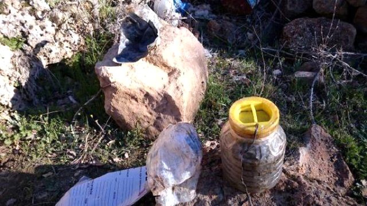 Diyarbakır\'da Yol Kenarına Tuzaklanan Patlayıcılar İmha Edildi
