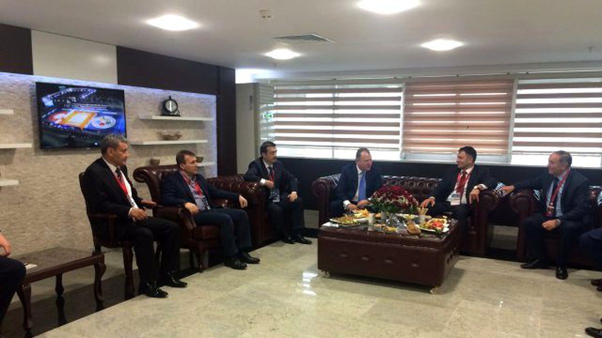 Dünya Judo Federasyonu Başkanı Vizer\'den Kağıtspor\'a övgü