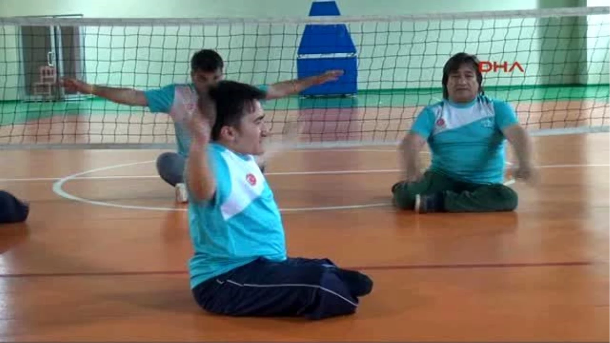 Fethiye\'de Engelli Sporcular, Türkiye Oturarak Voleybol Ligi\'ne Hazırlanıyor