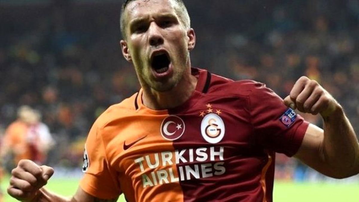 Galatasaray\'da Podolski Depremi!