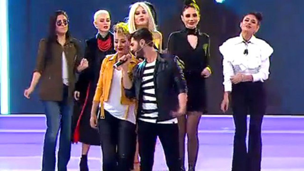 Gökhan Tan Şarkısıyla Coşturdu!