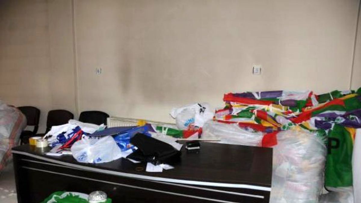Hakkari\'de Olay Çıktı, Hdp İl Başkanı Besi Gözaltına Alındı (2)