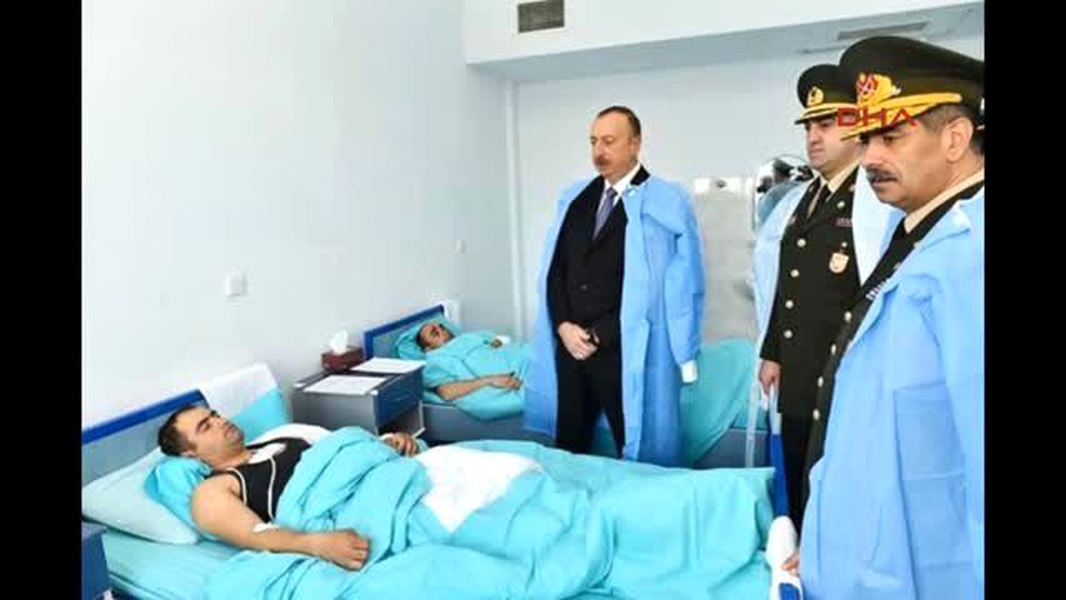 İlham Aliyev Yaralı Askerleri Ziyaret Etti
