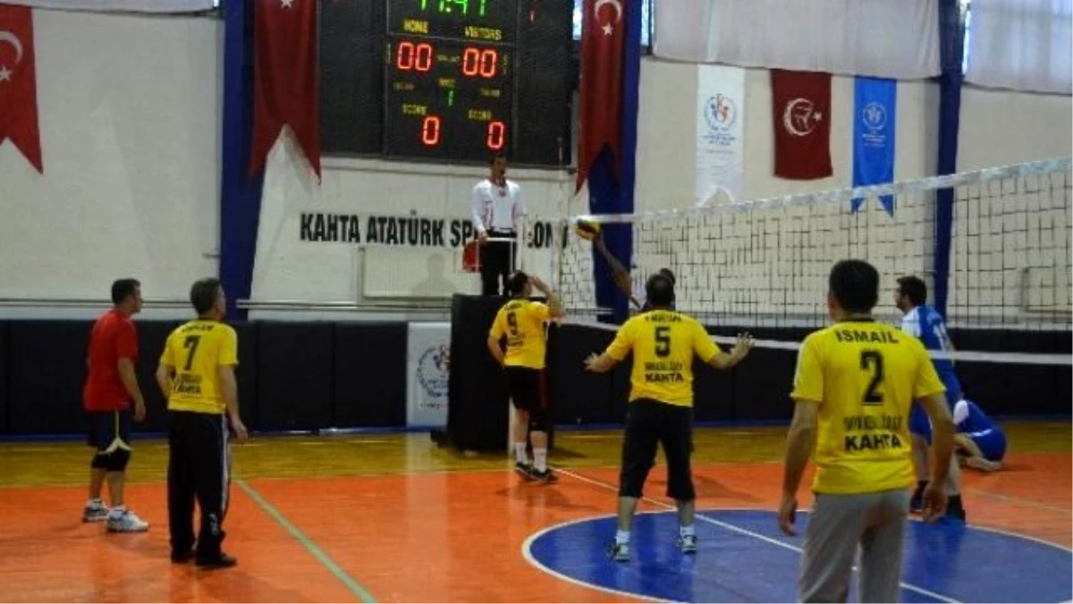 Kahta İlçesinde Kurumlar Arası Voleybol Turnuvası Başladı