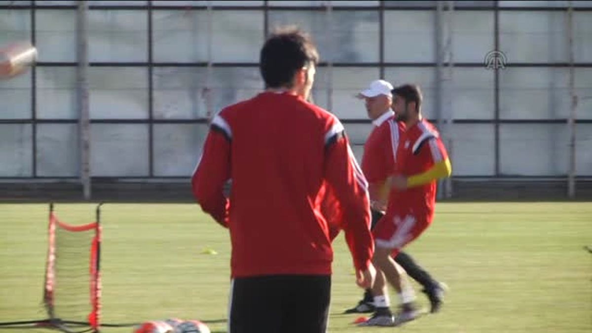 Mesut Bakkal: 'Kalan 7 Haftadaki Maçları Kazanarak Kötü Durumdan Kurtulmak İstiyoruz'