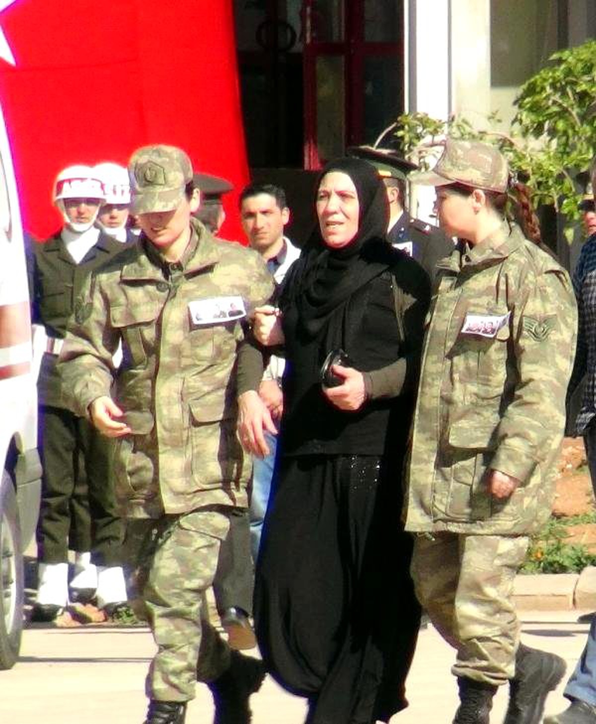 Nusaybin Şehitleri Kürtçe Ağıtlar ve Dualarla Uğurlandı