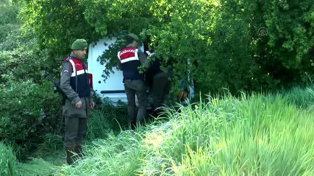 Panelvan Ağaca Çarptı: 2 Ölü, 1 Yaralı - Düzce