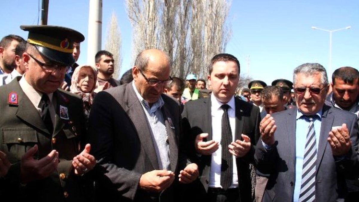 Şehit Karabakla Baba Ocağına Son Kez Götürüldü