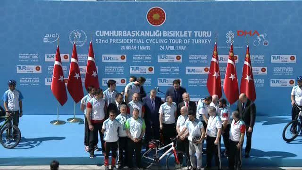 2- Erdoğan; Farklı İnançlardan İnsanların Bir Araya Gelmesi Sorunların Çözümü İçin Bize Yol...