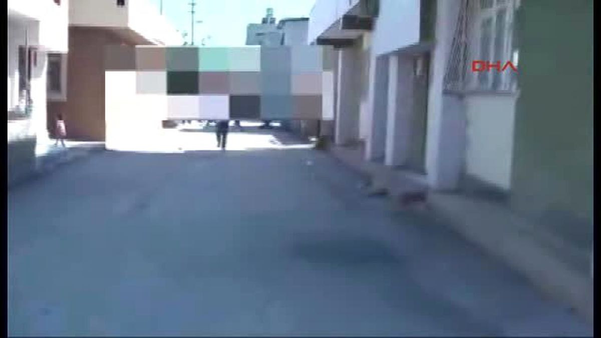 Adana\'da Torbacılardan Çelik Yelek ve Thomson Otomatik Silah Çıktı