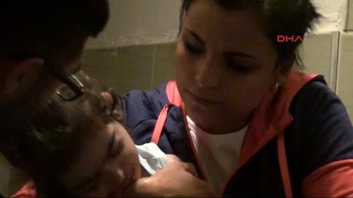 Adana Hasta Kızına Çare Arıyor