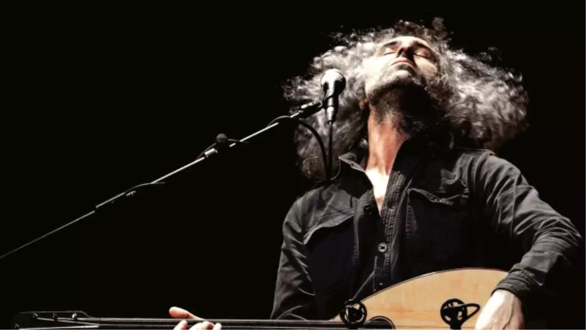 Ahmet Aslan NA MÜKEMMEL\'le MOİ Sahne\'de