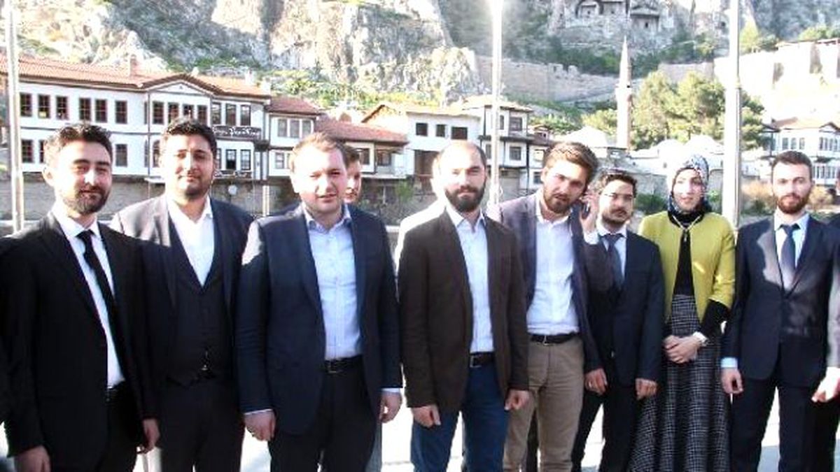 AK Parti Gençlik Kolları Genel Başkanı Ecertaş\'tan Kılıçdaroğlu\'na Tepki