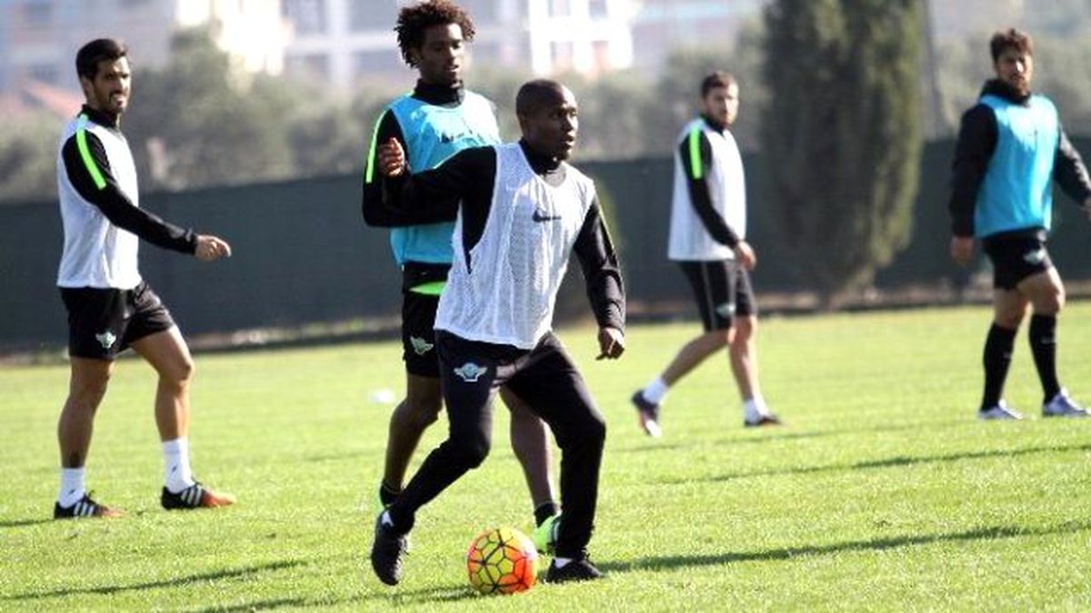 Akhisar Belediyespor\'da Hedef 50 Puan Üstü