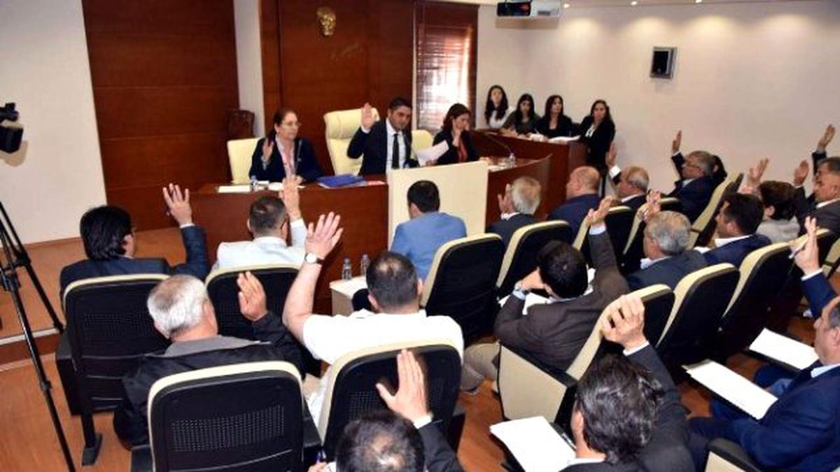Aliağa\'da Encümen Üyeleri ve Komisyonlar Belirlendi