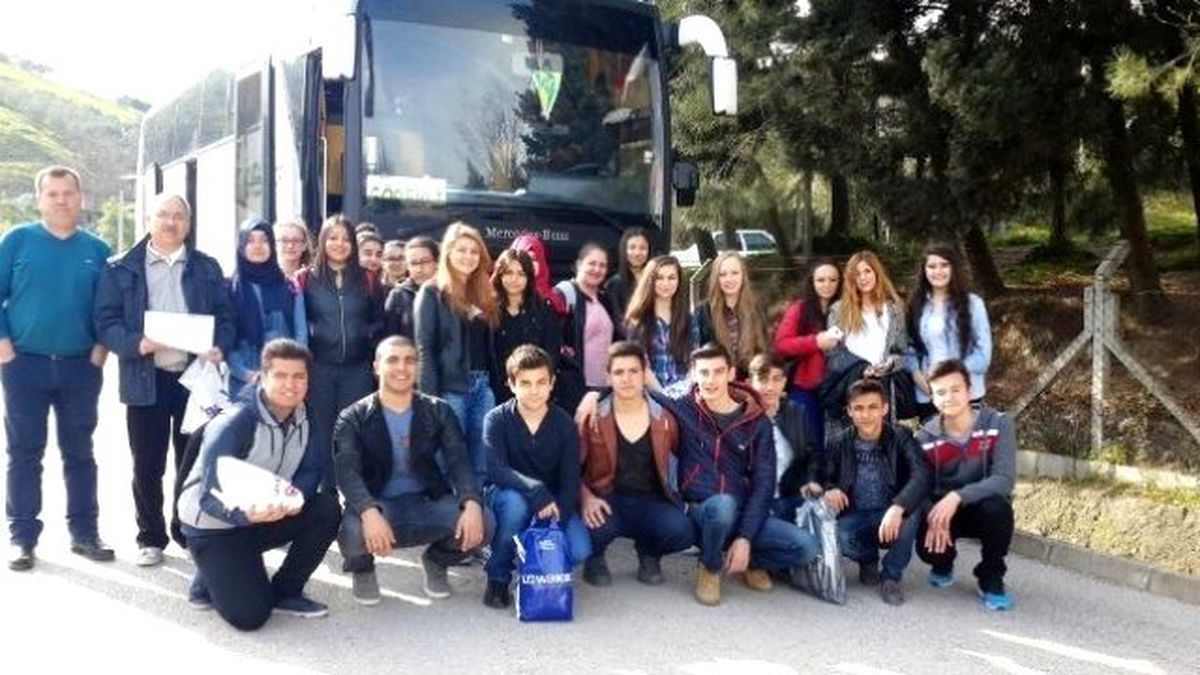 Altınovalı Öğrenciler Kitap Fuarında