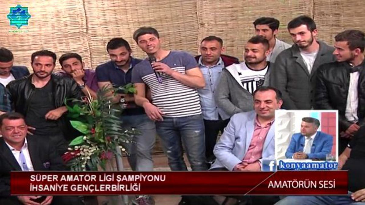 Amatör Futbolcudan Canlı Yayında Evlenme Teklifi