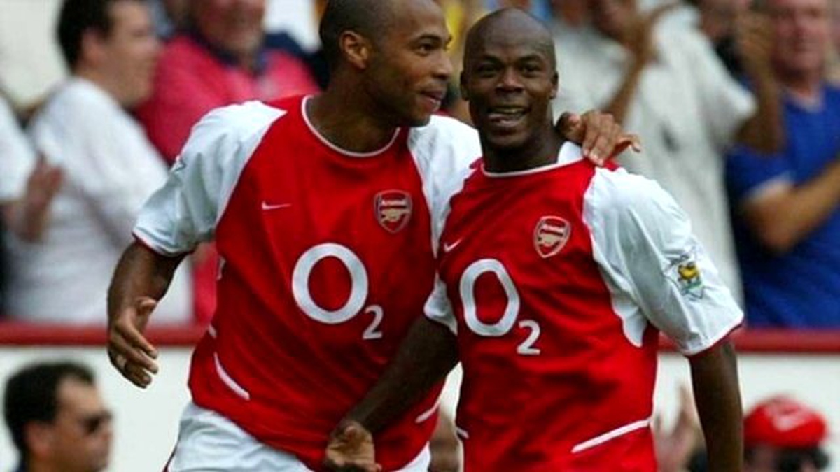 Arsenal Efsanesi 41\'inde Futbola Dönüyor!