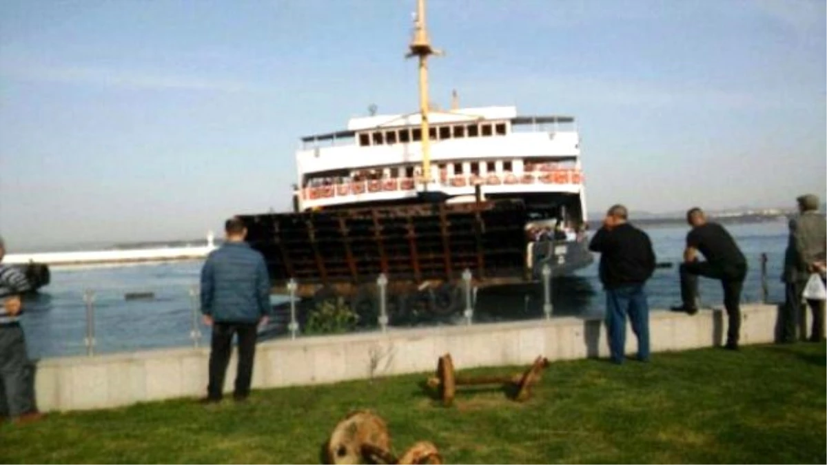 Avşa Adası\' Araba Vapuru Bu Kez de Karaya Oturdu