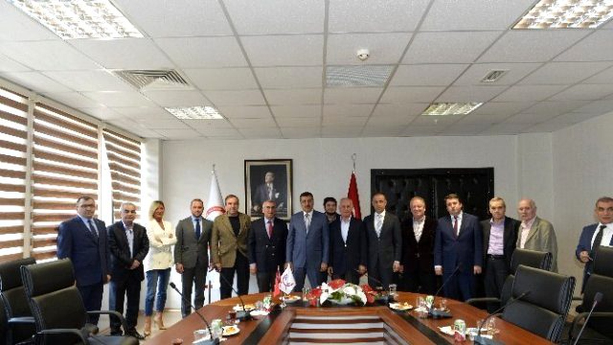 Bakan Tüfenkci, Beyoğlu Esnaf ve Sanatçılarını Kabul Etti