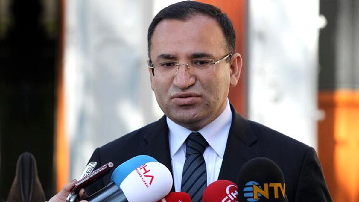 Bekir Bozdağ: Kimlik Bilgilerinin Sızması ile İlgili Soruşturma Açıldı