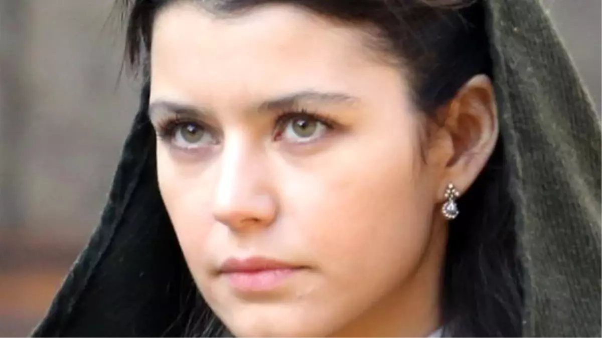 Beren Saat, Muhasebecisini 1 Yıl 3 Ay Hapse Mahkum Ettirdi