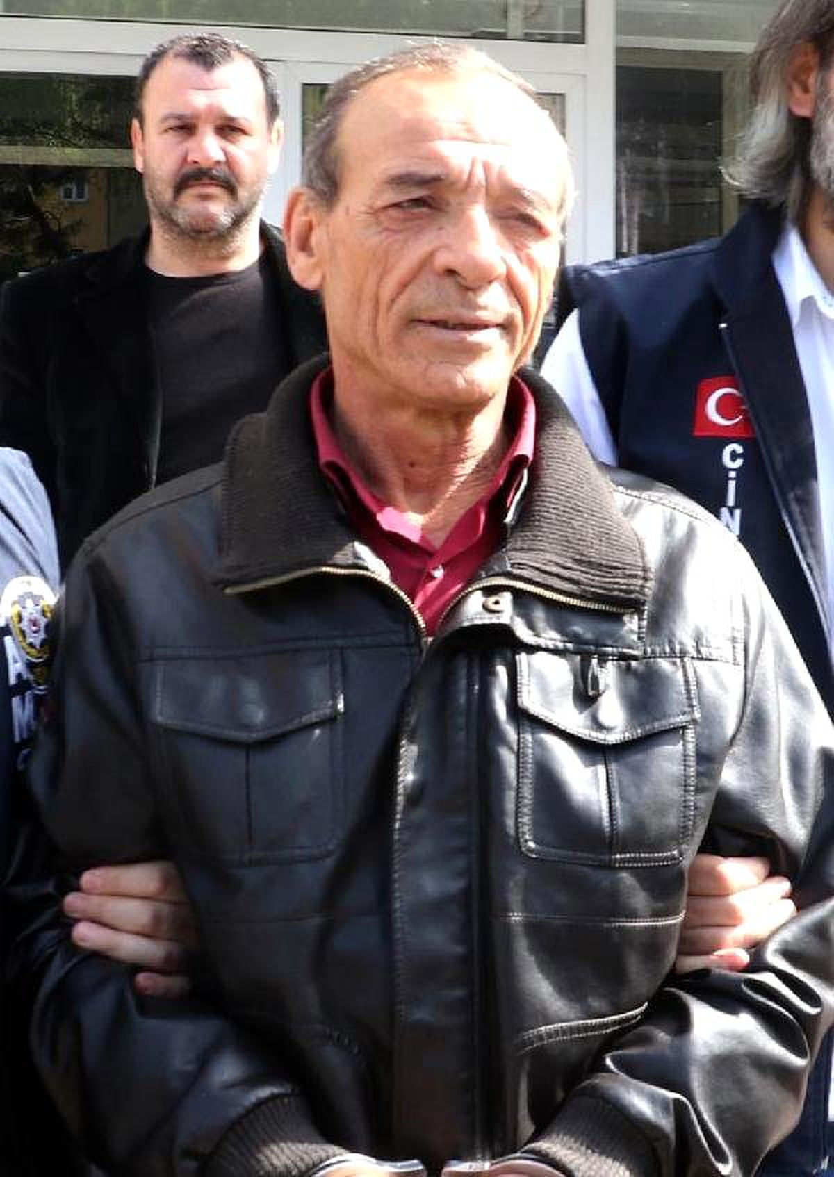 Bıçaklı Saldırgan Polisin Takibi Sonucu Yakalandı