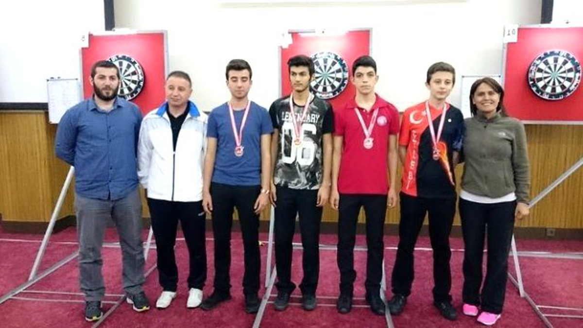 Bozüyüklü Dart Sporcuları Antalya\'dan Madalya ile Döndüler