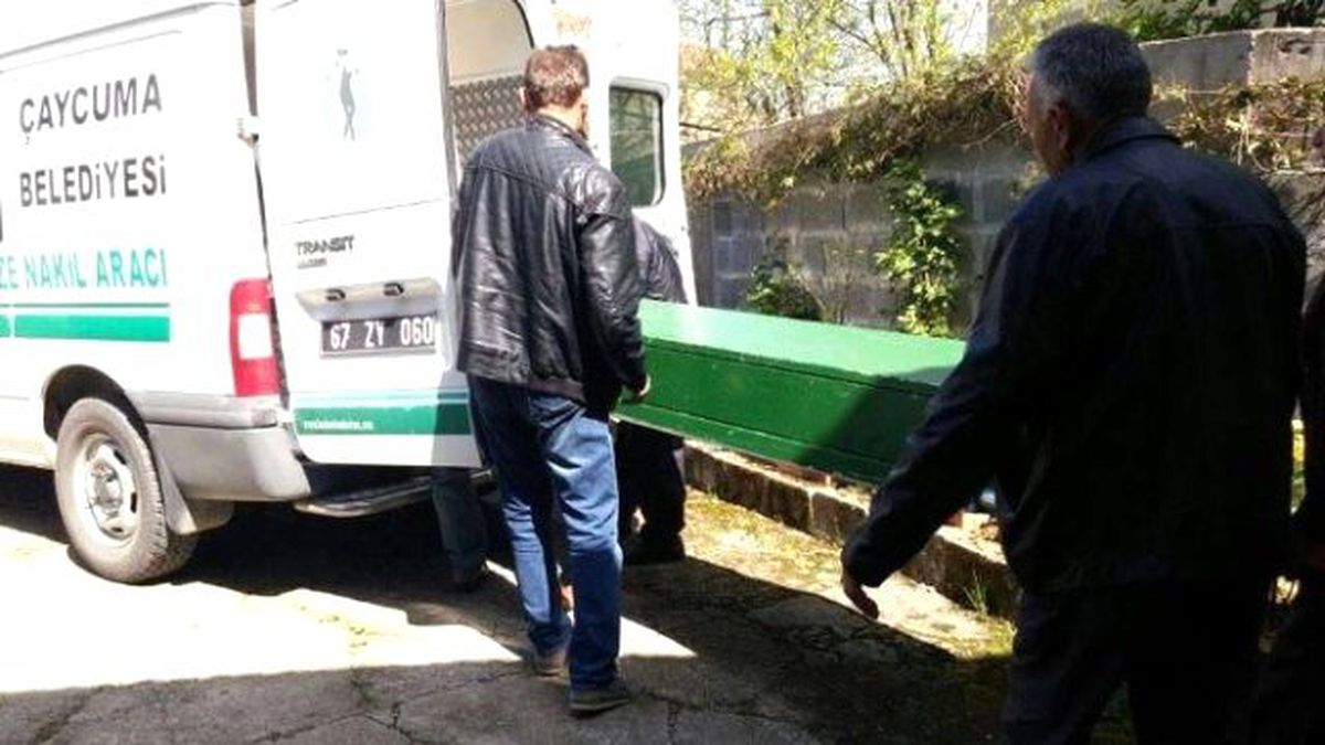 Camdan Düşen Kadın Hayatını Kaybetti