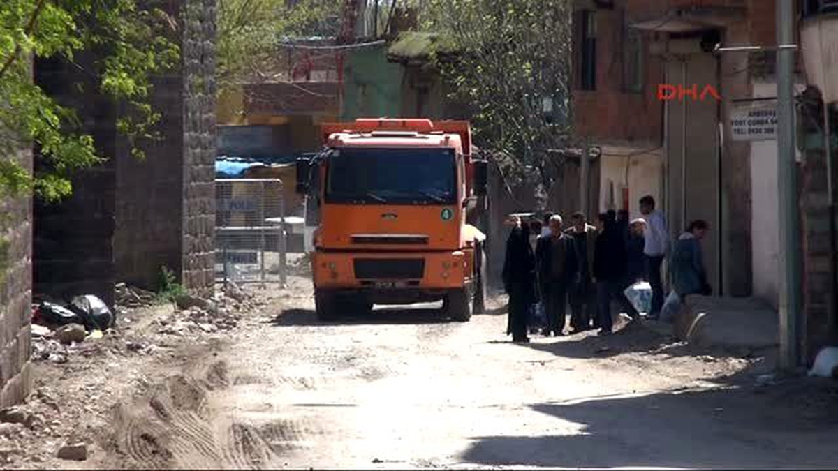 Diyarbakır Sur\'daki Evlerini Aylar Sonra Gördüler