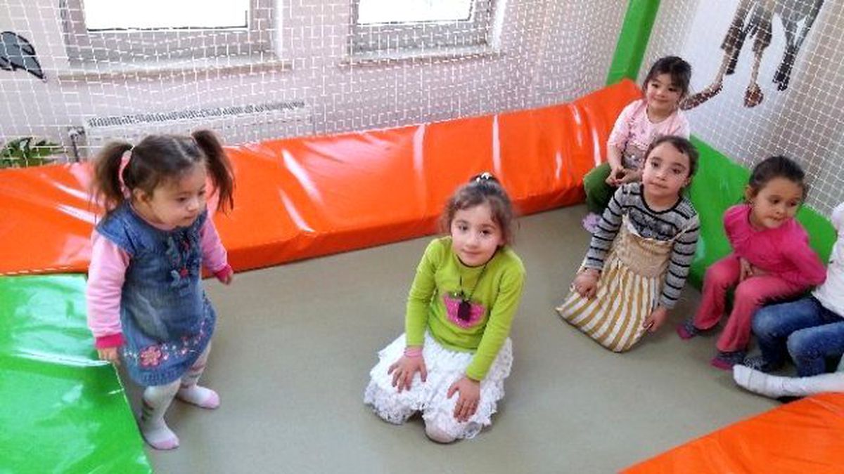 Down Sendromlu Çocuklar Nezaket Okulu\'nda Kaynaştı