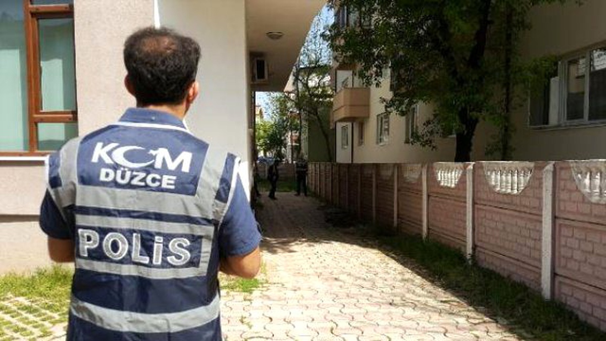 Düzce\'de Zaman Gazetesi Temsilciliğinde Arama