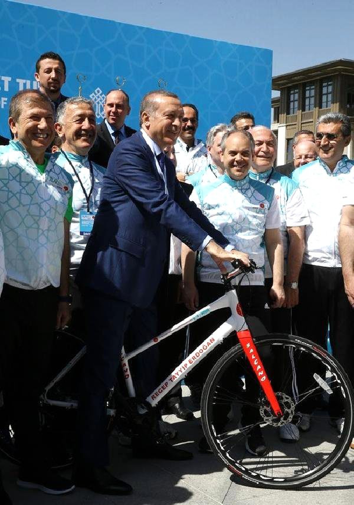 Erdoğan: Farklı İnançlardan İnsanların Bir Araya Gelmesi Sorunların Çözümü İçin Bize Yol Gösteriyor