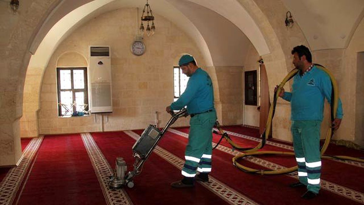 Eyyübiye\'de İbadethaneler Temizleniyor