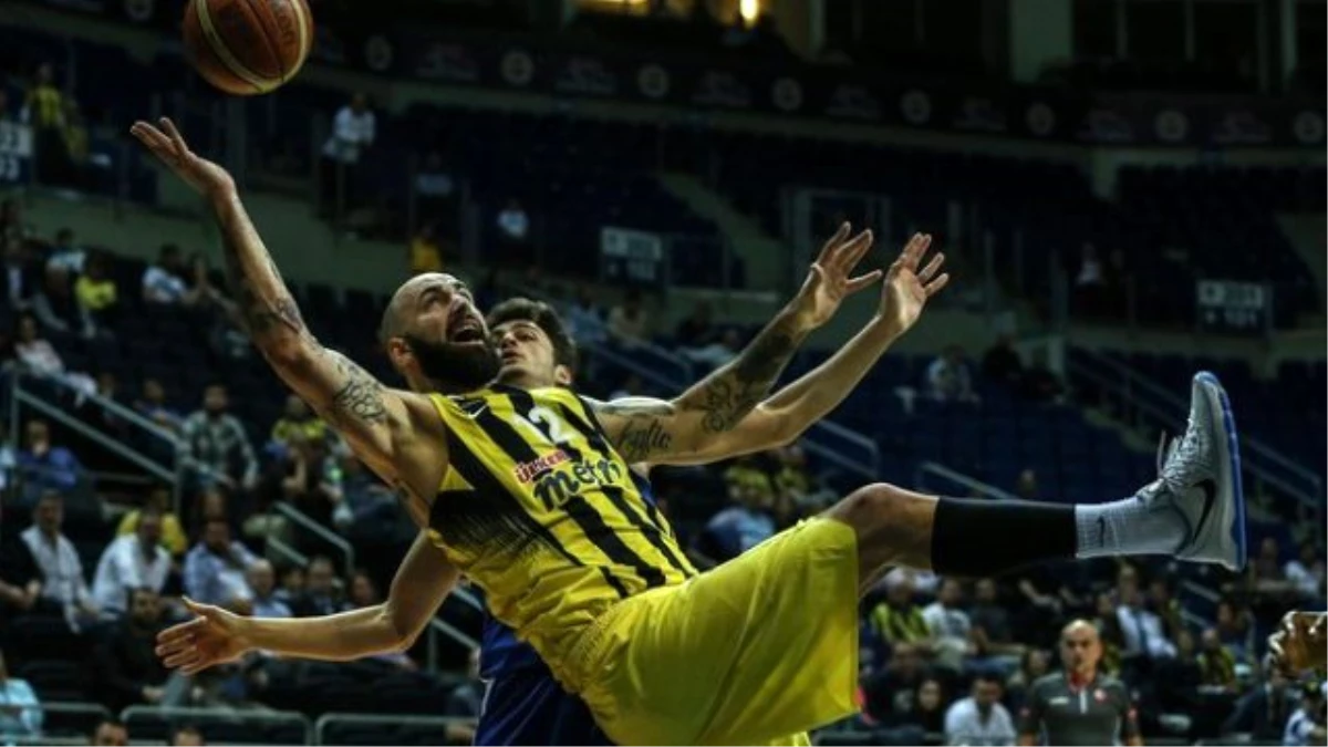 Fenerbahçe 73-55 İstanbul Büyükşehir Belediyespor