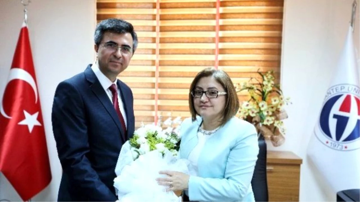 Gaziantep Büyükşehir Belediye Başkanı Fatma Şahin\'den Oğuzeli Meslek Yüksekokulu\'na Övgü