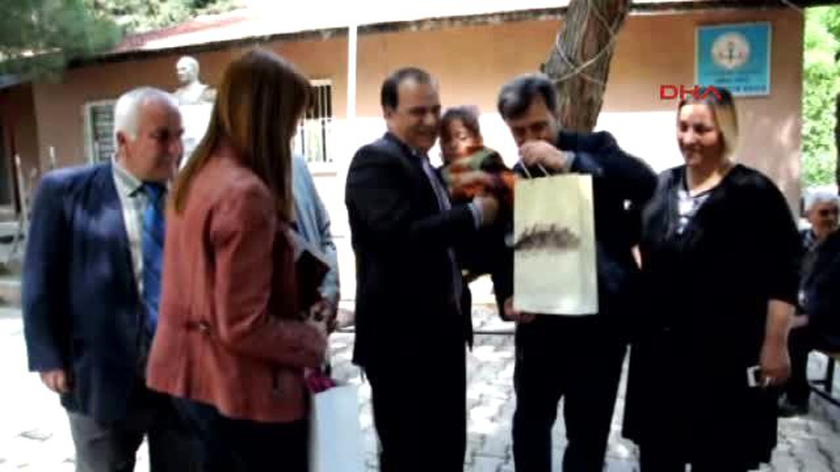 Gaziantep Okula Kucakta Götürülen Sabiha\'ya Tekerlekli Sandalye