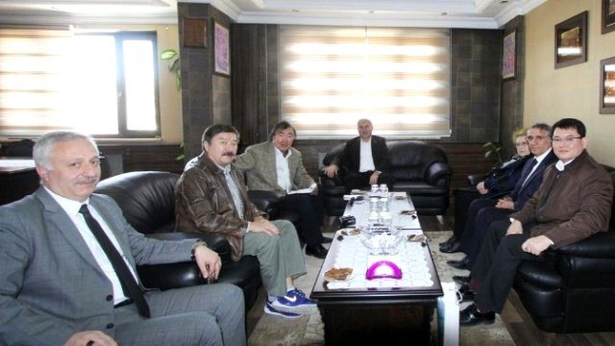 Kazakistan Heyetinden Başkan Memiş\'e Ziyaret