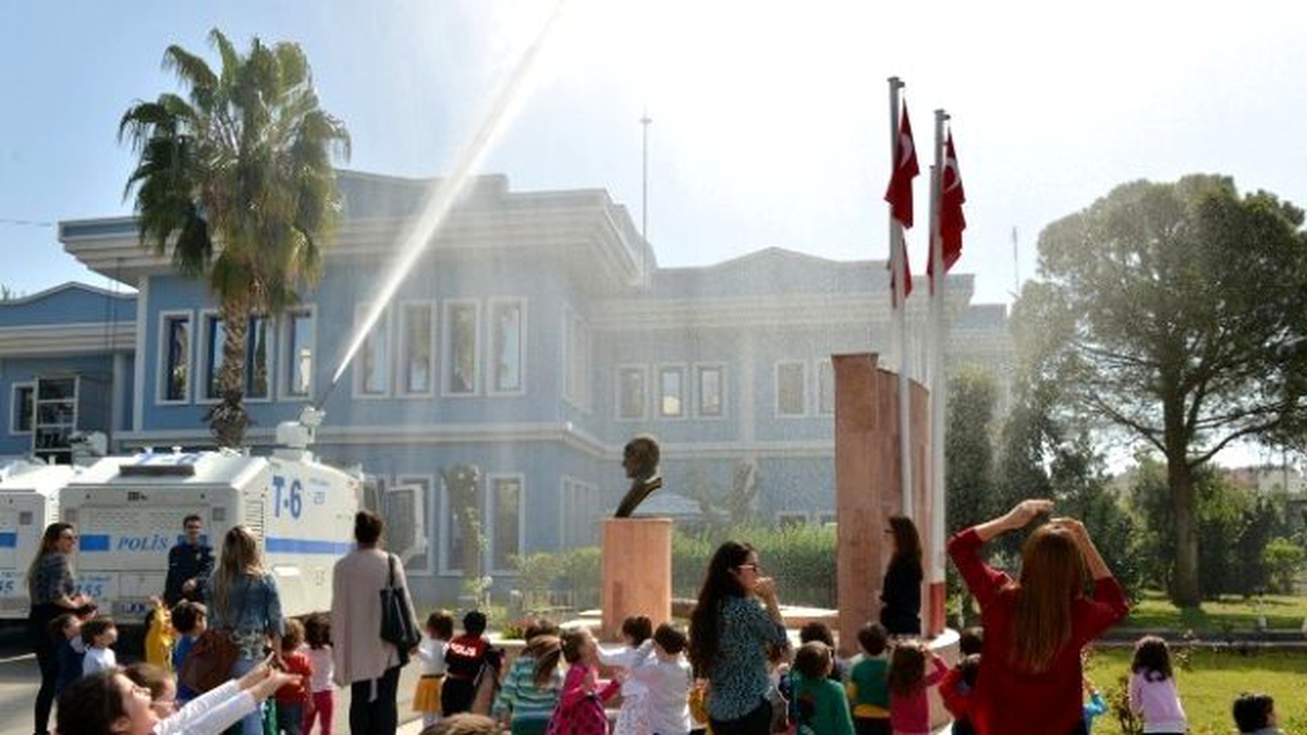 Konyaaltı Kreşi, Polis Teşkilatını Ziyaret Etti