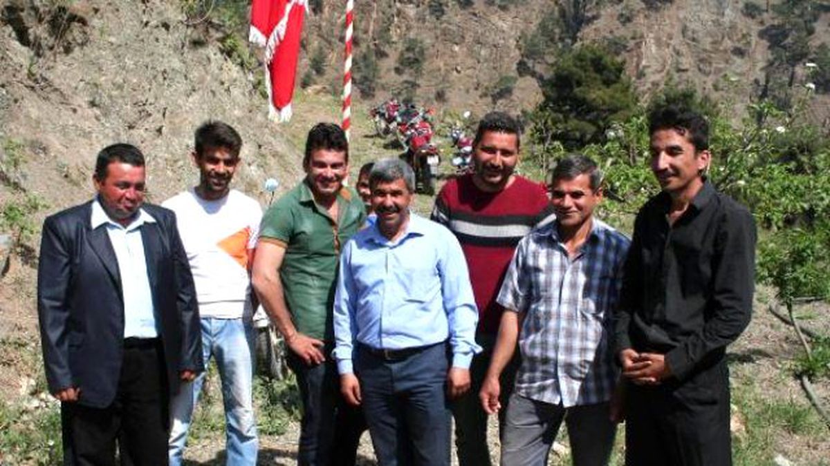 O Gençlere Evlenme Teklifi Yağıyor