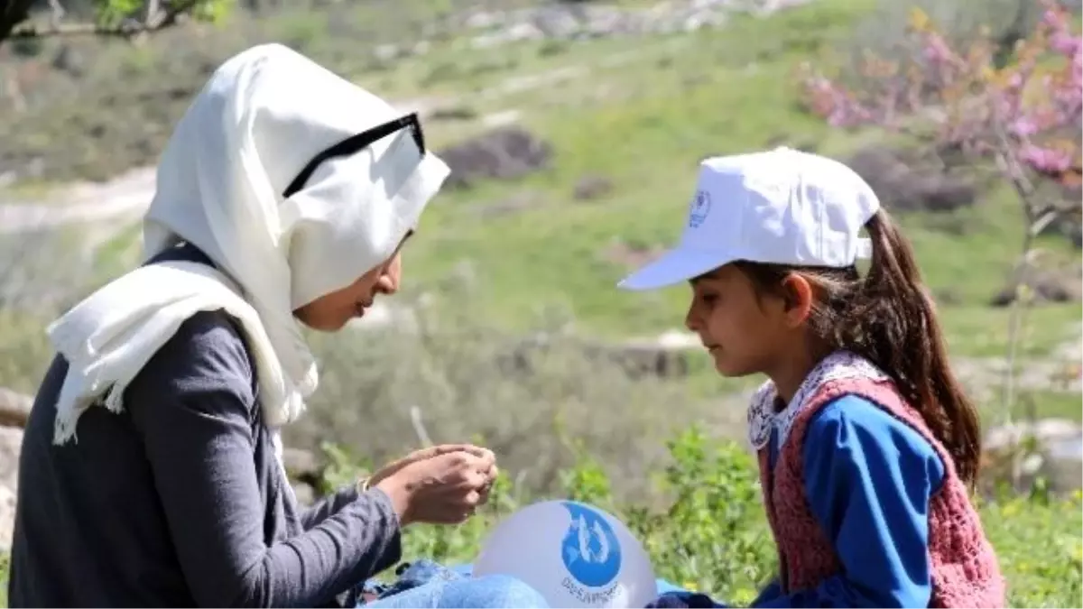Öğrenciler 'Damla Projesi' ile Manisa'da Gönül Bağı Kurdu