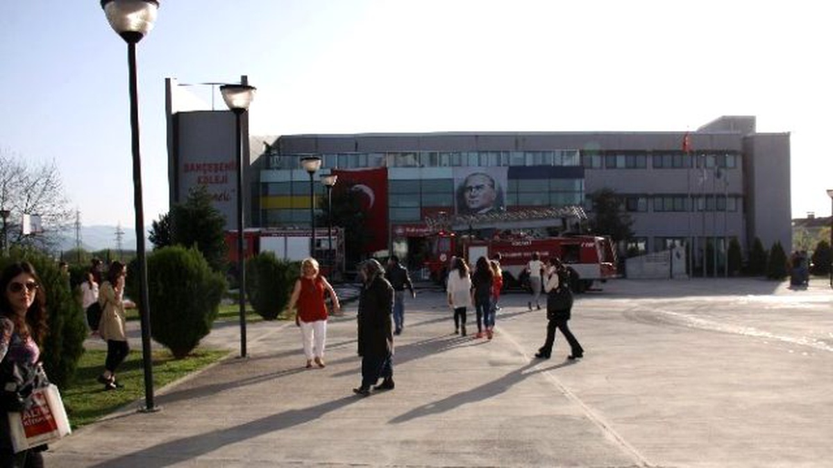 Öğretmenler Odasında Çıkan Yangın Korkuttu