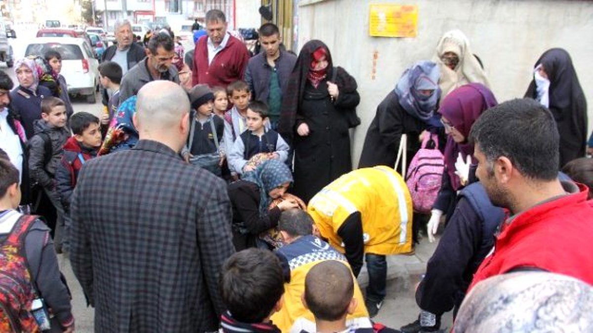 Önce Baygınlık Geçirdi, Sonra Hüngür Hüngür Ağladı