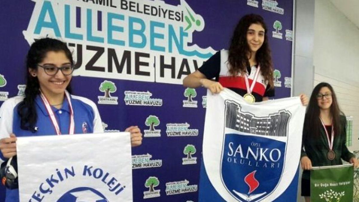 Özel Sanko Okulları\'nın Yüzme Başarısı