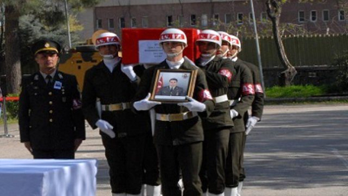 Şehit Uzman Çavuş Çelik İçin Cenaze Töreni Düzenlendi