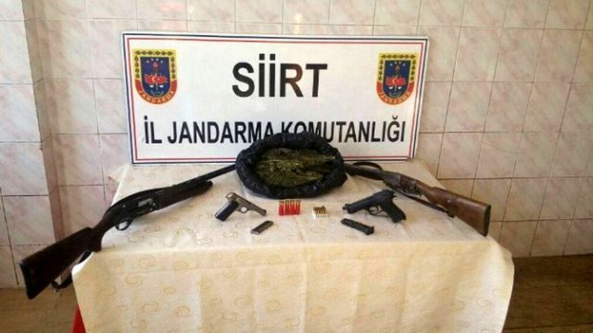Siirt\'te Uyuşturucu Madde ve Silah Ele Geçirildi