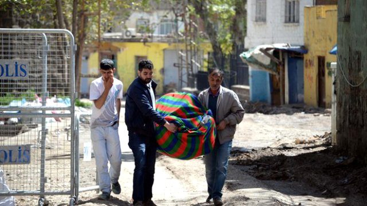 Sur\'daki Evlerini Aylar Sonra İlk Kez Gördüler