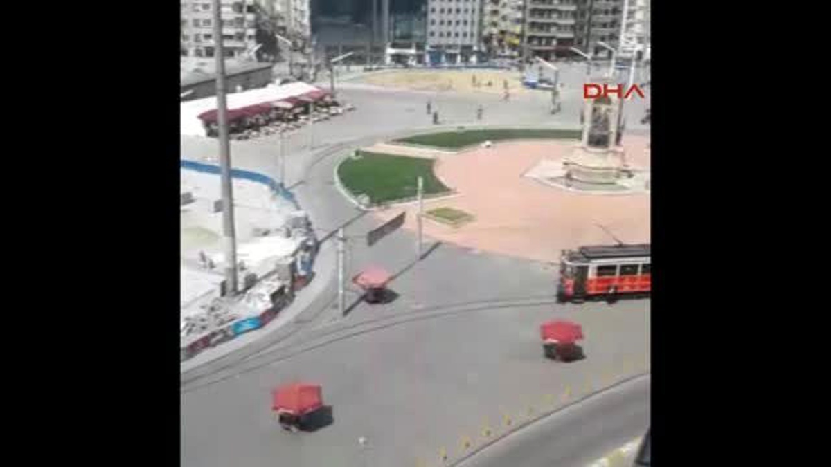 Taksim Meydanı\'nda Havaya Ateş Açtı