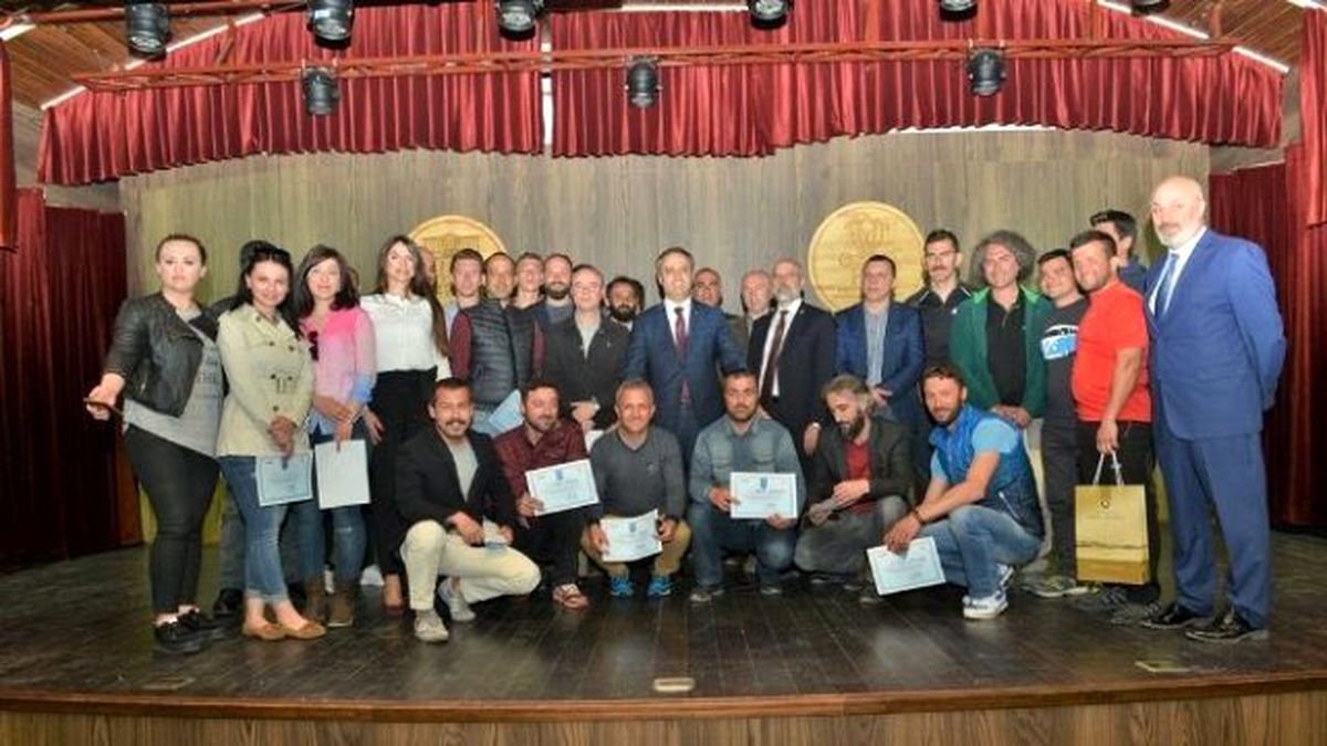 Yamaç Paraşütçüleri Sertifikalarını Aldı