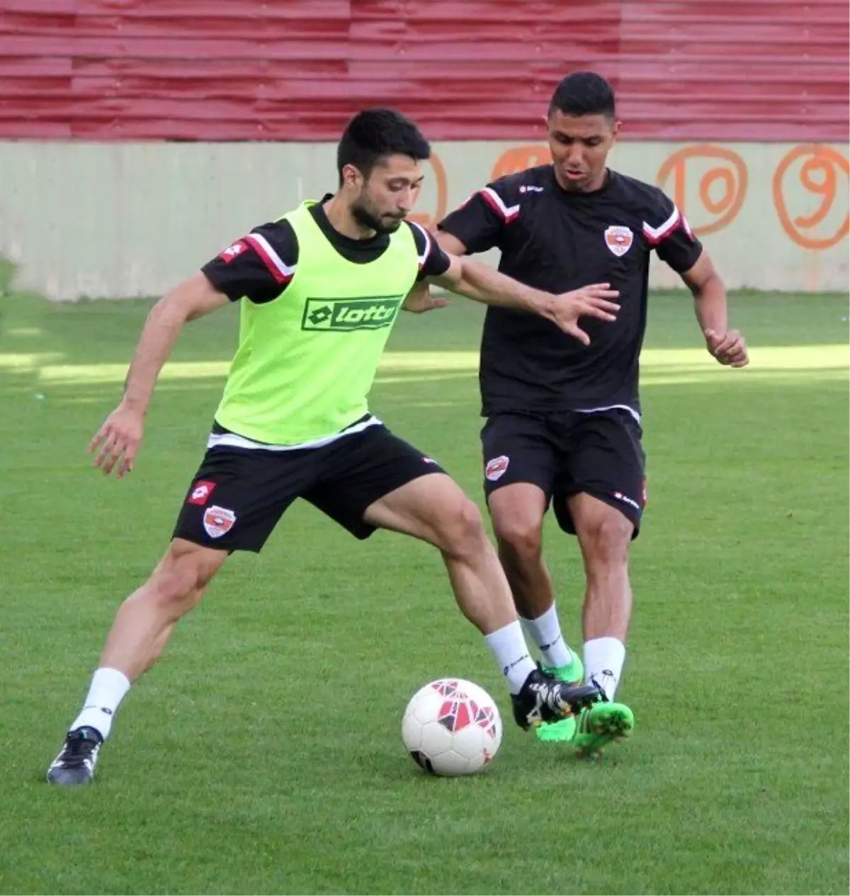 Adanaspor Maç Saatini Bekliyor